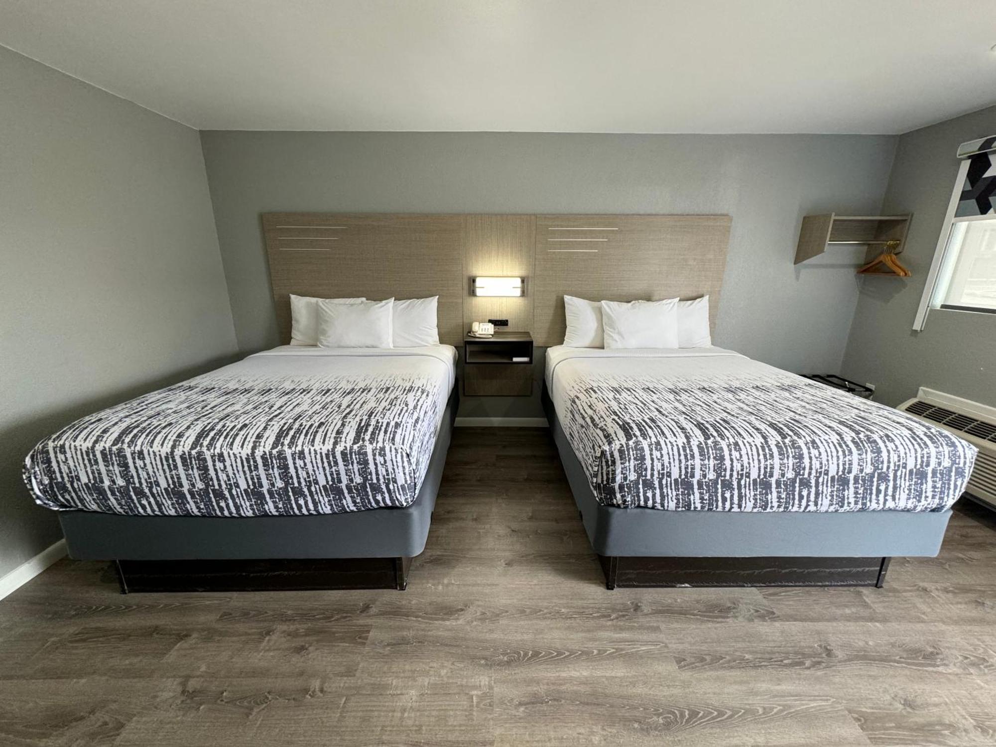 Copper Manor Motel シルヴァーシティ エクステリア 写真