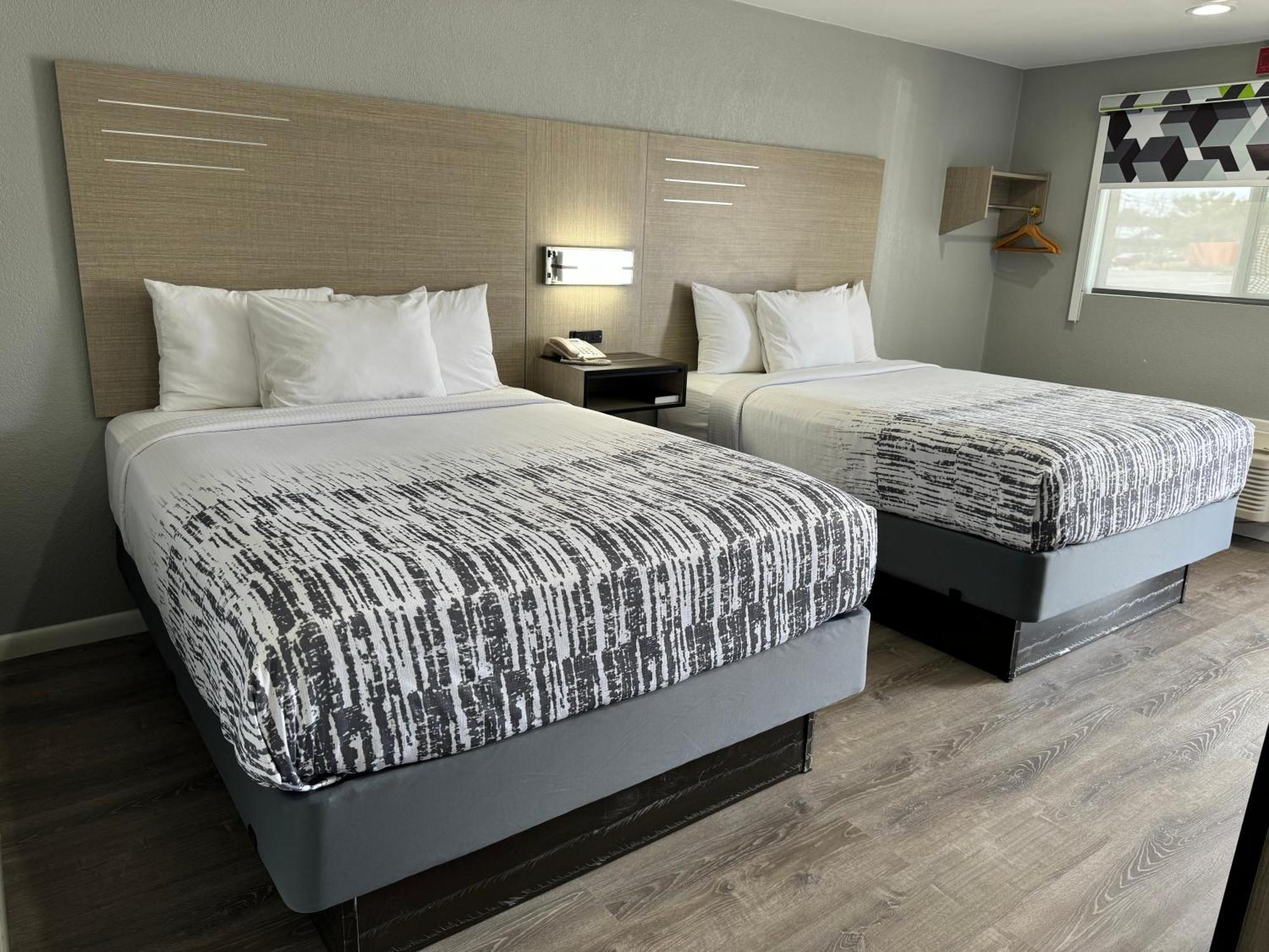 Copper Manor Motel シルヴァーシティ エクステリア 写真