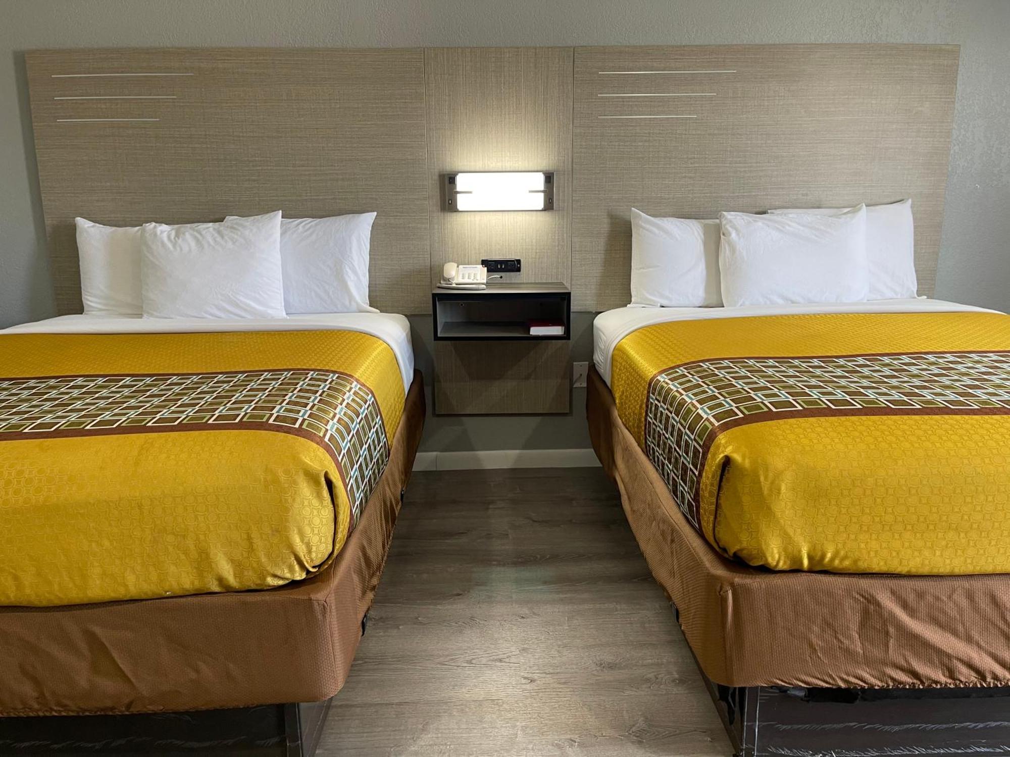 Copper Manor Motel シルヴァーシティ エクステリア 写真