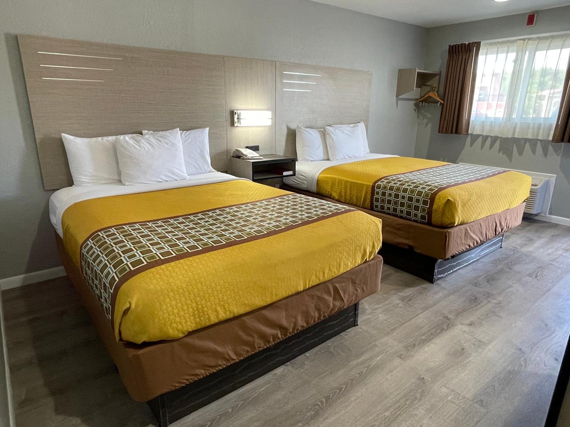 Copper Manor Motel シルヴァーシティ エクステリア 写真