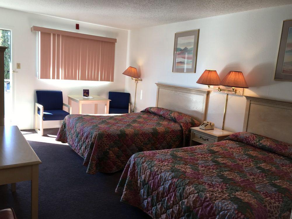 Copper Manor Motel シルヴァーシティ エクステリア 写真