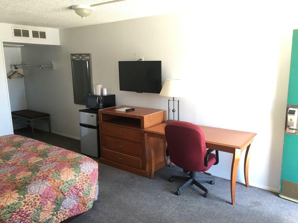 Copper Manor Motel シルヴァーシティ エクステリア 写真