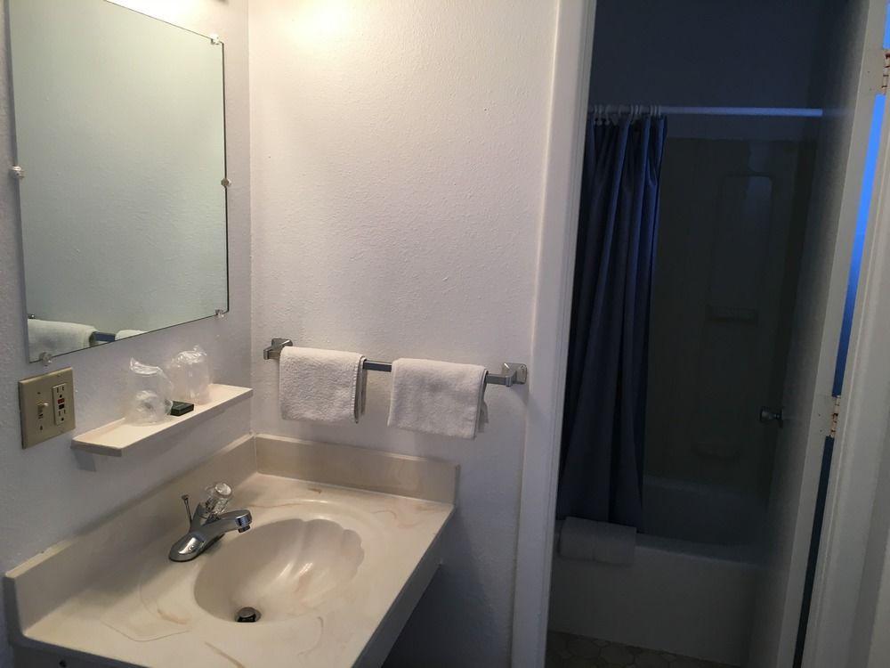 Copper Manor Motel シルヴァーシティ エクステリア 写真