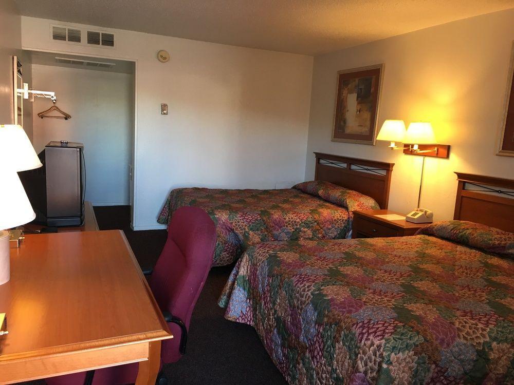 Copper Manor Motel シルヴァーシティ エクステリア 写真